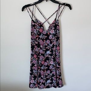 NWT Super cute fun floral pattern dress